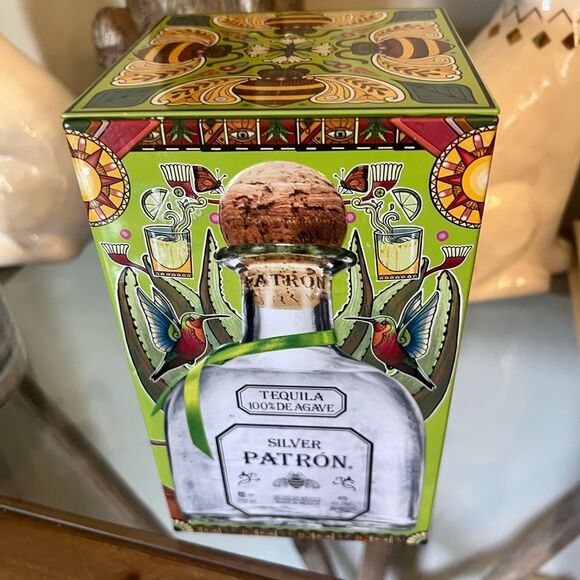 Silver Patron Special Edition F1 Sergio PerezTequila tin Gift decanter. - Picture 1 of 6